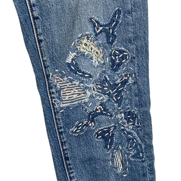Anthropologie Pilcro Embroidered Slim Boyfriend Jeans 25 Distressed Patch Floral - Picture 4 of 7